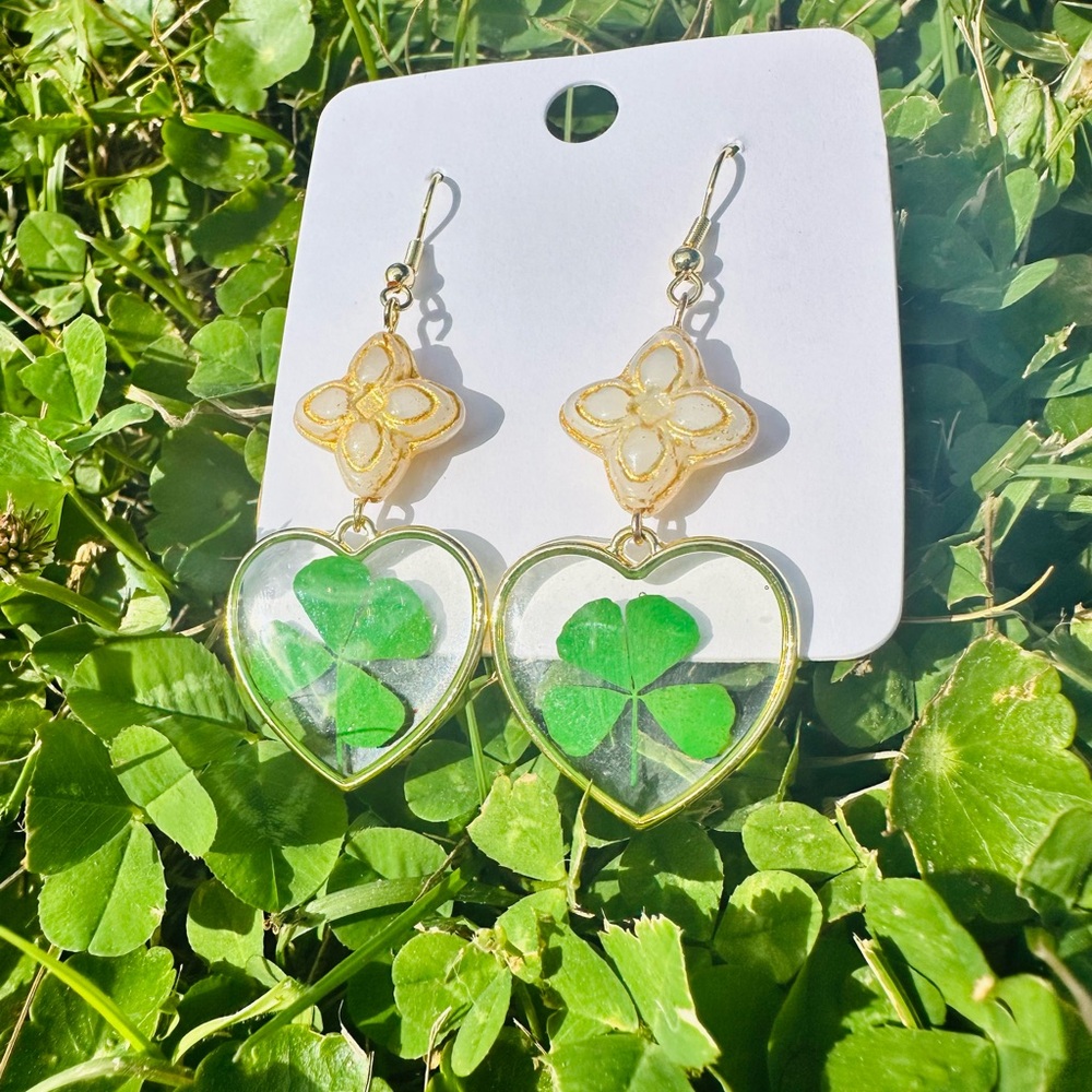 Clover 🍀 Earrings made in Ireland 🇮🇪